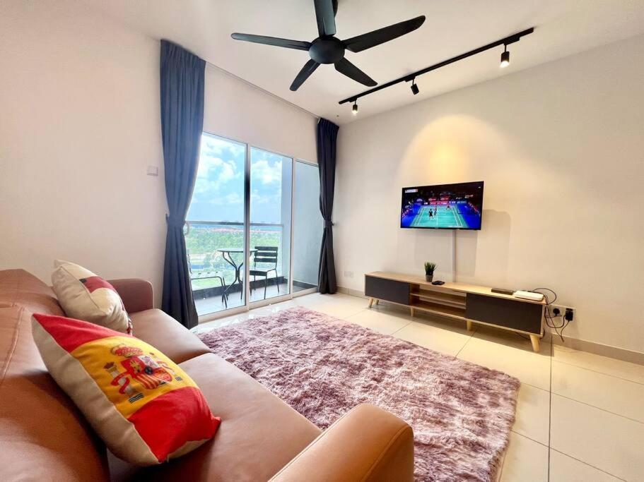 O1 Pavilion 1-10pax Bukit Jalil 3room 5bed Tv&wifi Pangsapuri