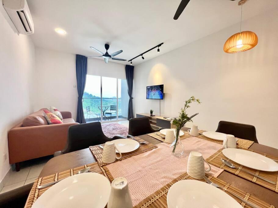 Pangsapuri O1 Pavilion 1-10pax Bukit Jalil 3room 5bed Tv&wifi Kuala Lumpur