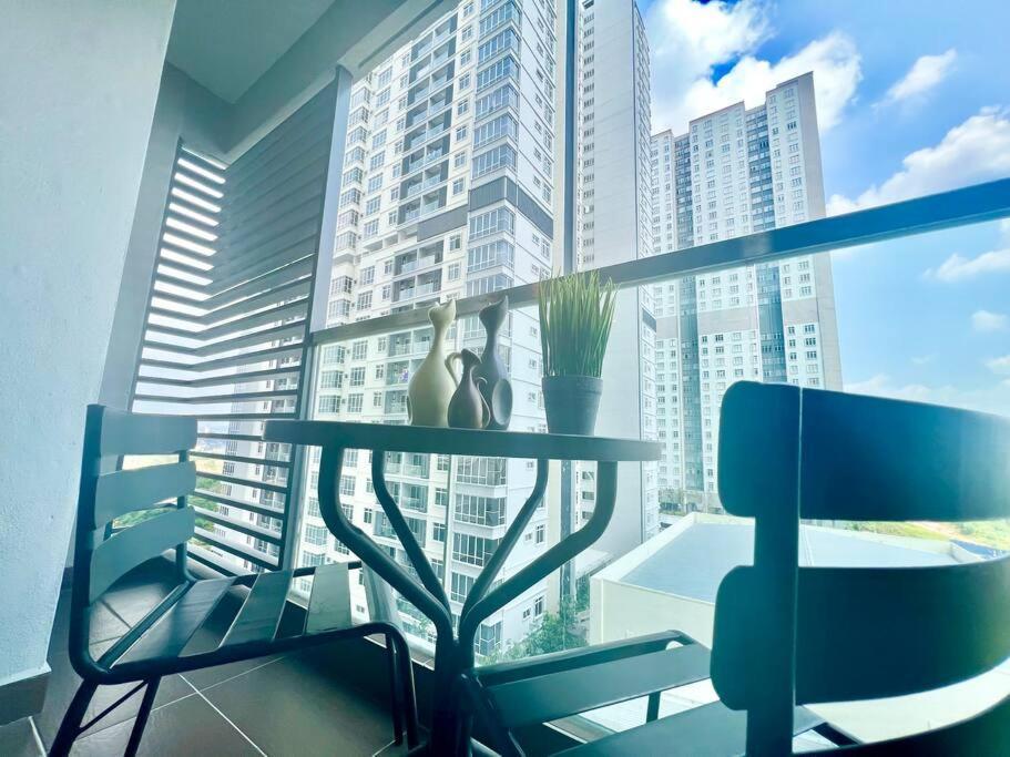 O1 Pavilion 1-10pax Bukit Jalil 3room 5bed Tv&wifi Kuala Lumpur