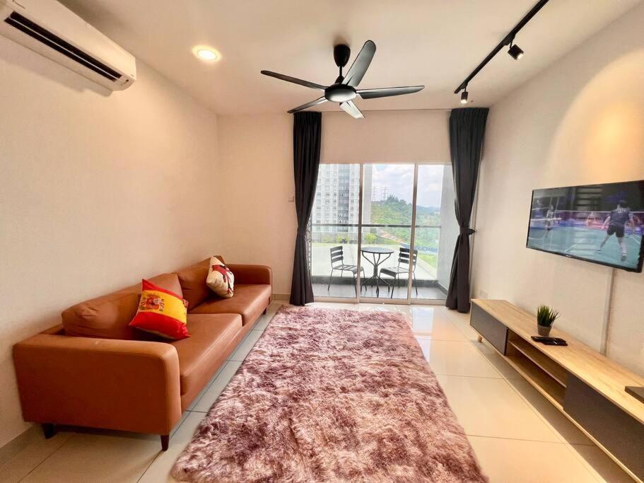 O1 Pavilion 1-10pax Bukit Jalil 3room 5bed Tv&wifi Pangsapuri *