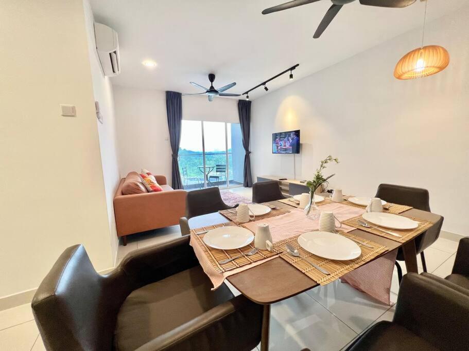 O1 Pavilion 1-10pax Bukit Jalil 3room 5bed Tv&wifi