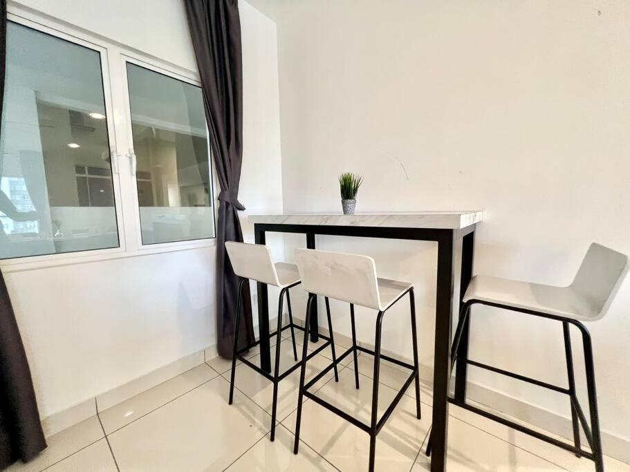 O1 Pavilion 1-10pax Bukit Jalil 3room 5bed Tv&wifi Apartment *