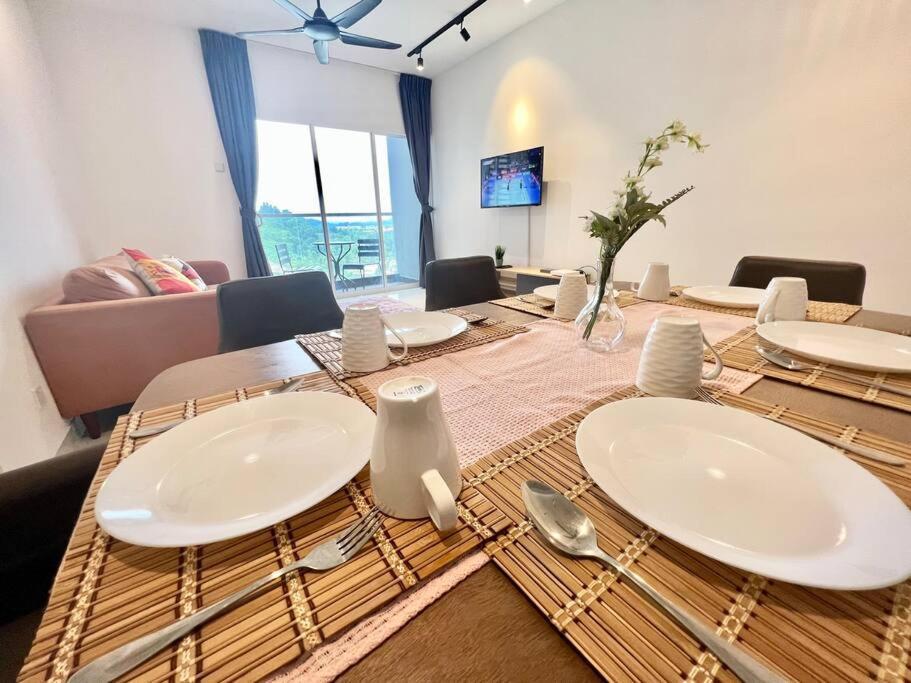 Apartment O1 Pavilion 1-10pax Bukit Jalil 3room 5bed Tv&wifi